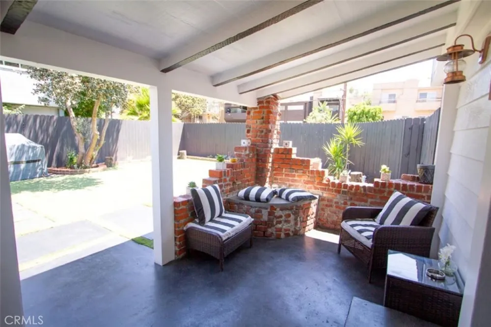 11525 Moorpark Street Studio City, CA 91602
