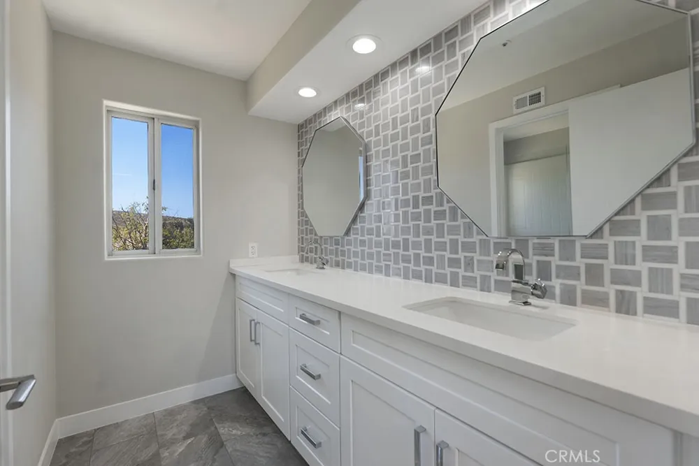 12955 Louise Granada Hills, CA 91344