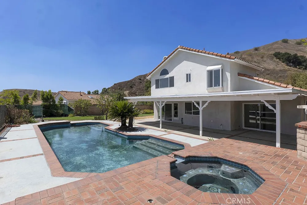 12955 Louise Granada Hills, CA 91344