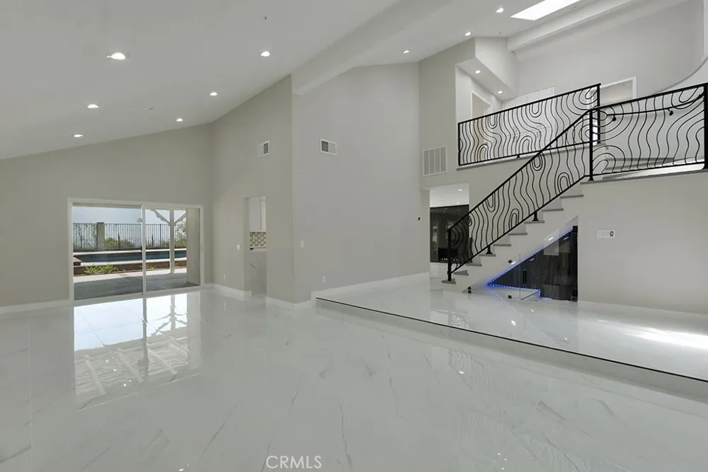 12955 Louise Granada Hills, CA 91344