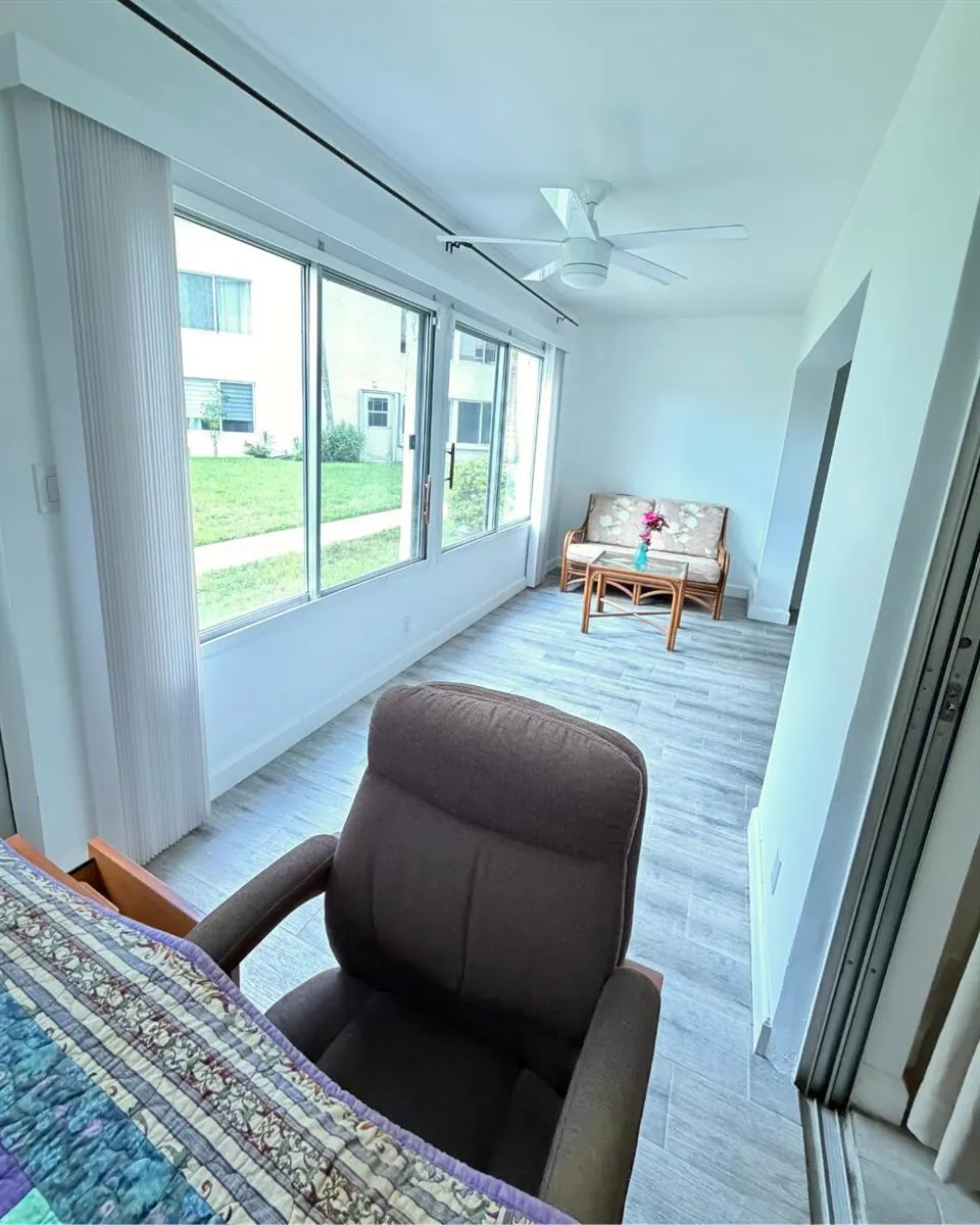 3186 VIA POINCIANA #115 Lake Worth, FL 33467