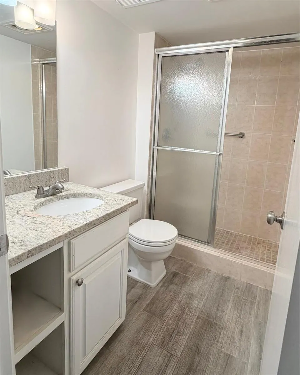 3186 VIA POINCIANA #115 Lake Worth, FL 33467