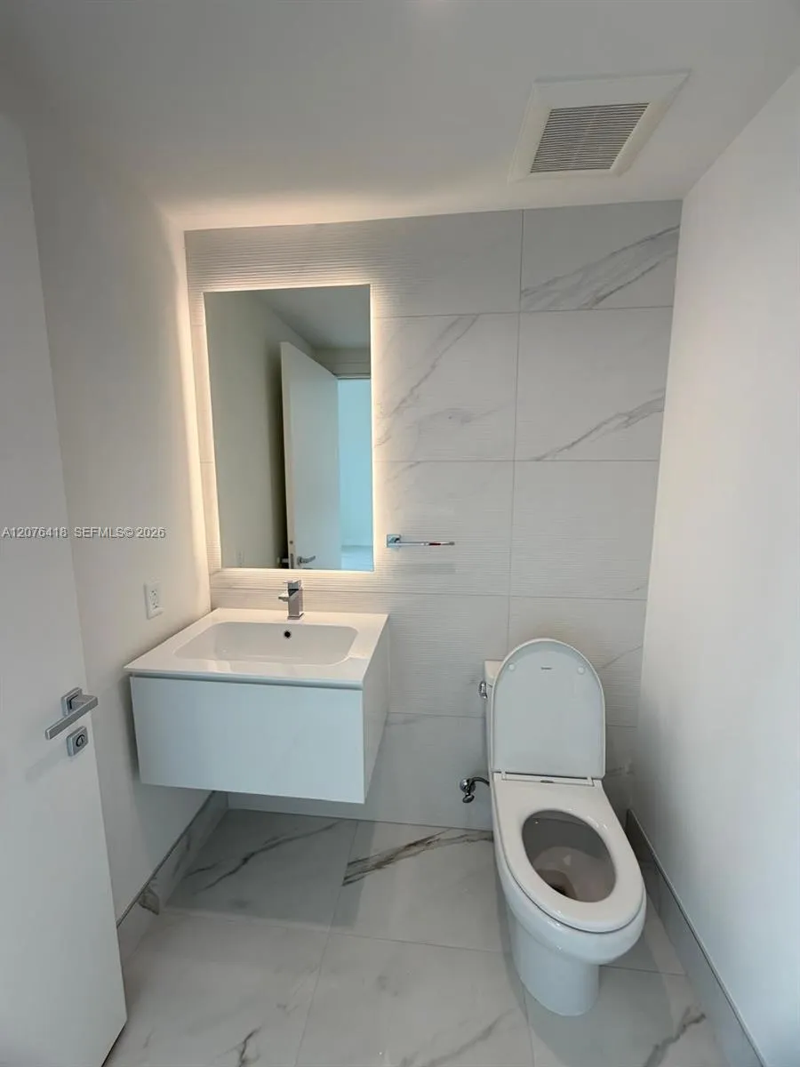 1170 E HALLANDALE BEACH BLVD #502 Hallandale Beach, FL 33009