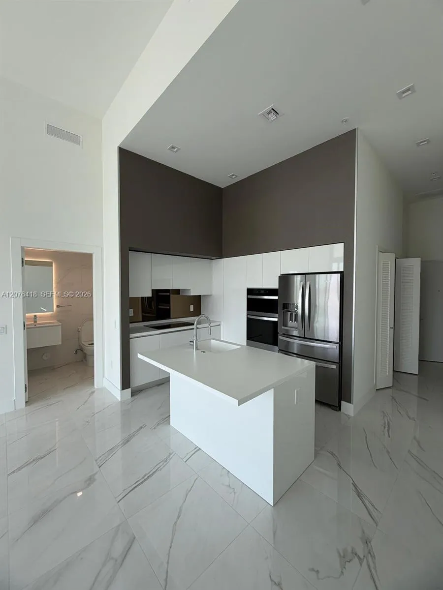 1170 E HALLANDALE BEACH BLVD #502 Hallandale Beach, FL 33009