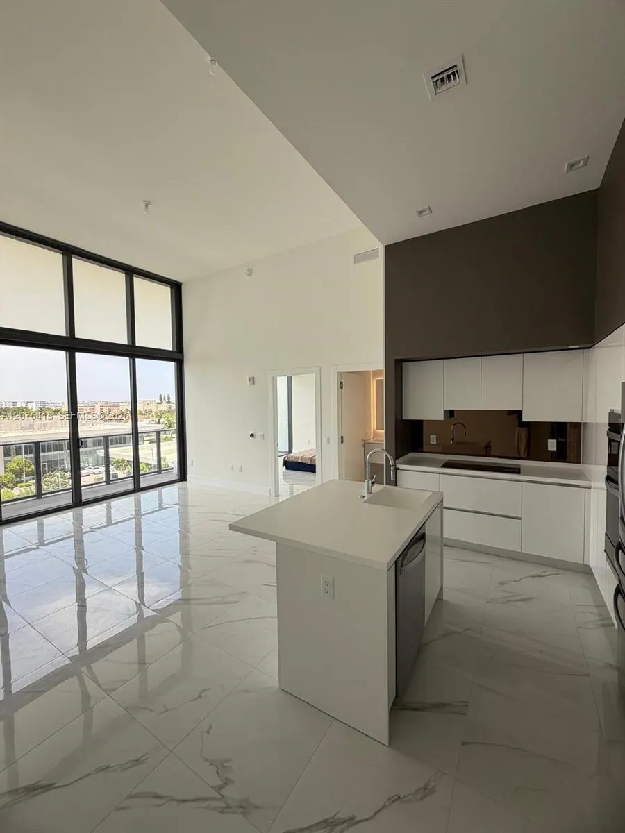 1170 E HALLANDALE BEACH BLVD #502 Hallandale Beach, FL 33009