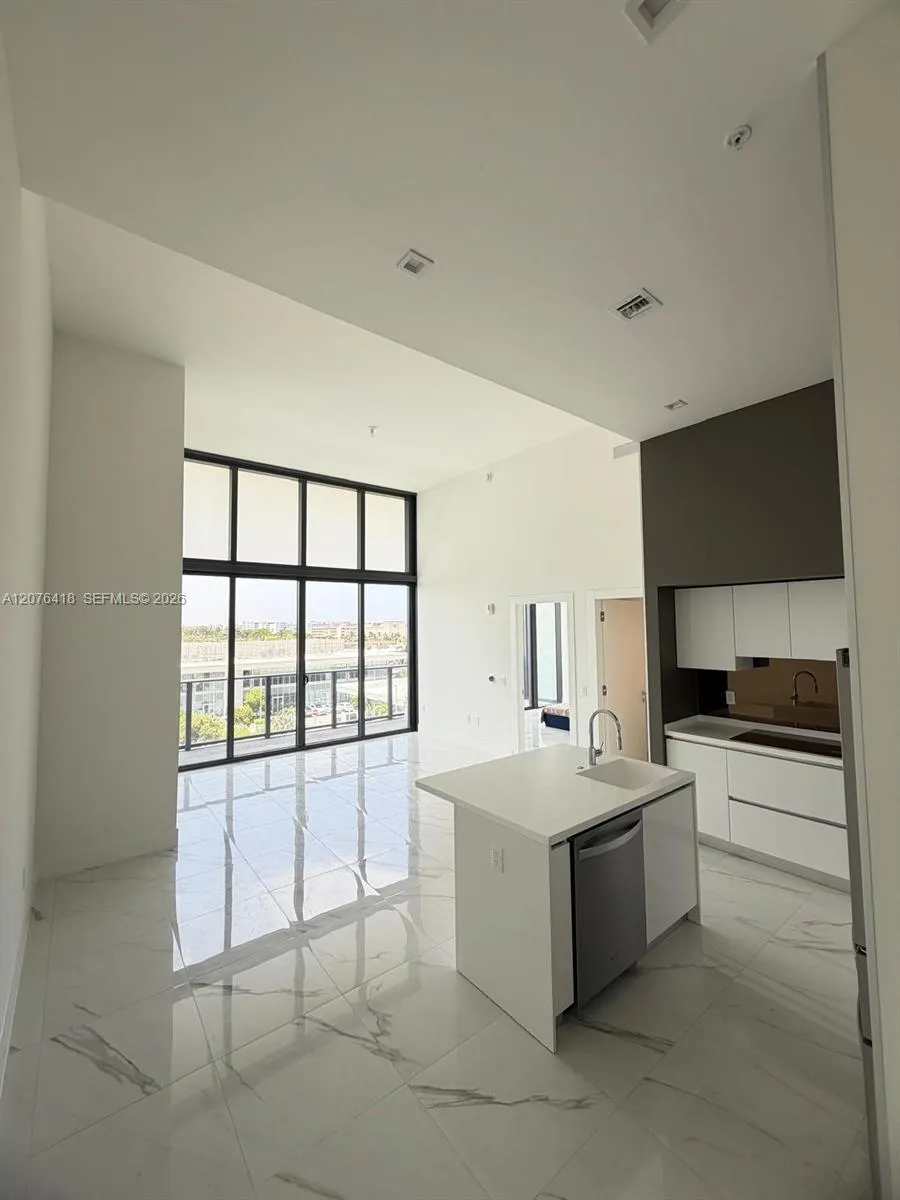 1170 E HALLANDALE BEACH BLVD #502 Hallandale Beach, FL 33009