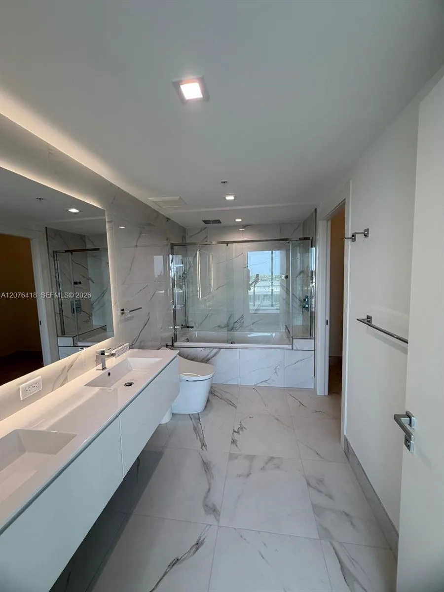 1170 E HALLANDALE BEACH BLVD #502 Hallandale Beach, FL 33009