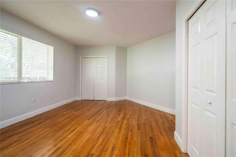 75 S Shore Dr #4B Miami Beach, FL 33141