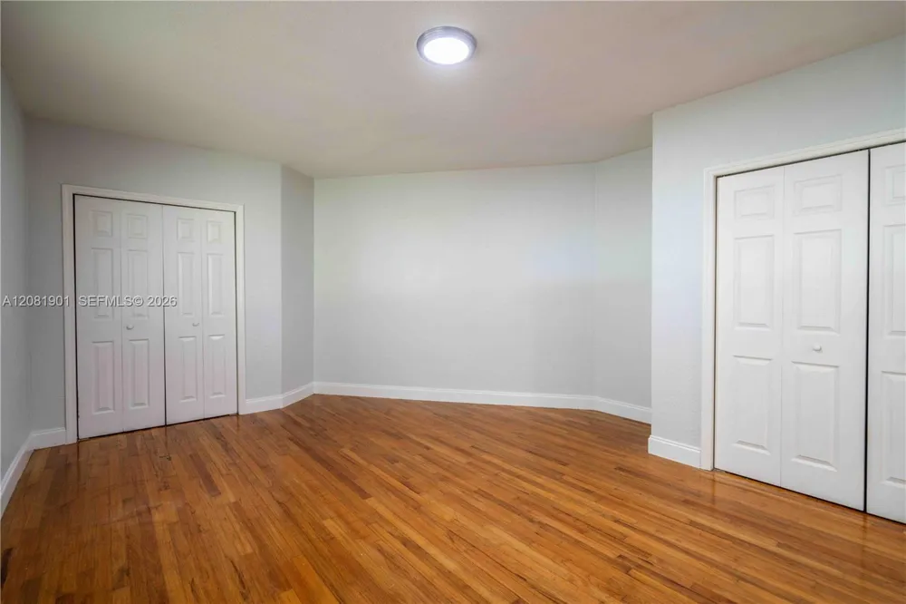 75 S Shore Dr #4B Miami Beach, FL 33141