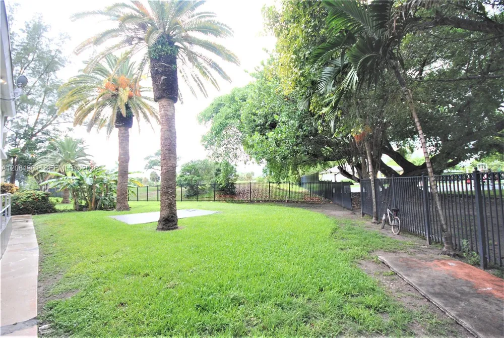 75 S Shore Dr #4B Miami Beach, FL 33141
