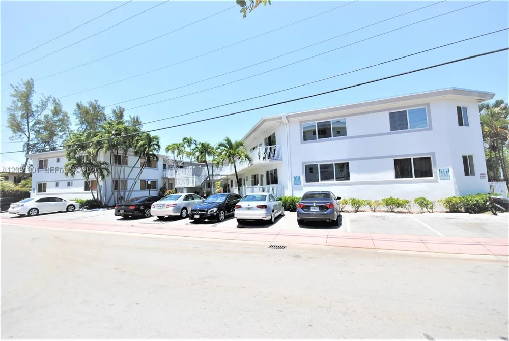 75 S Shore Dr #4B Miami Beach, FL 33141