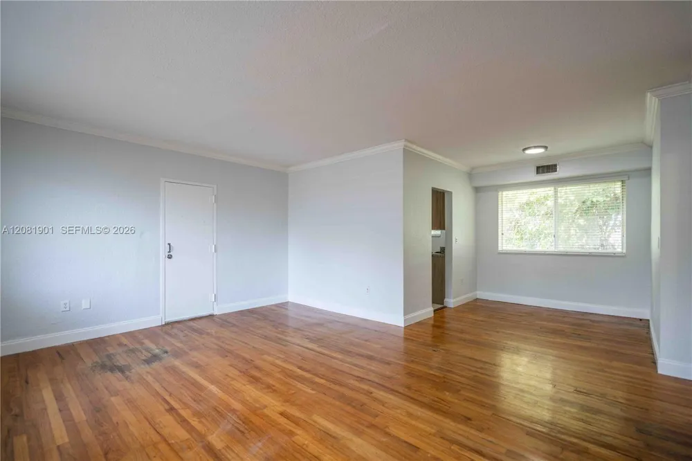 75 S Shore Dr #4B Miami Beach, FL 33141