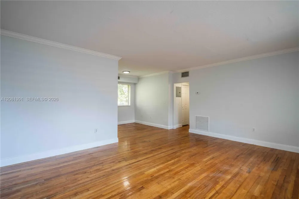 75 S Shore Dr #4B Miami Beach, FL 33141