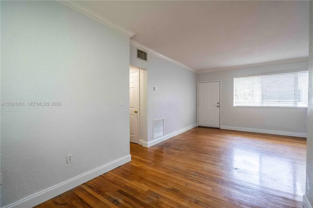 75 S Shore Dr #4B Miami Beach, FL 33141