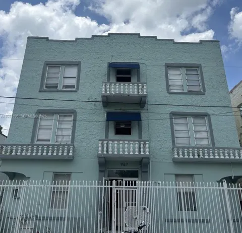 967 SW 5th St #16