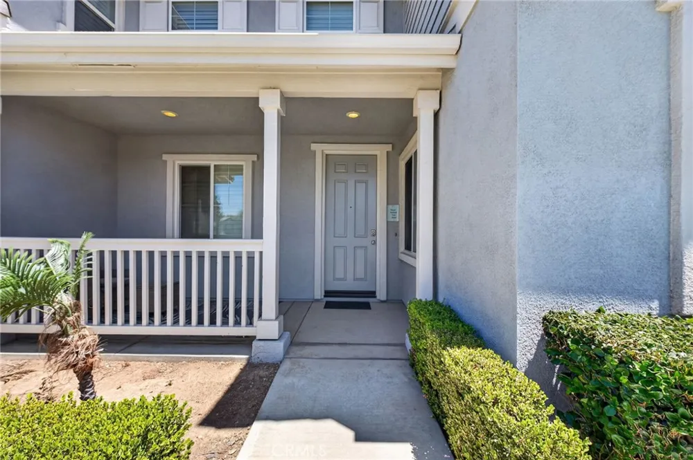 8418 Lourenco Lane Eastvale, CA 92880