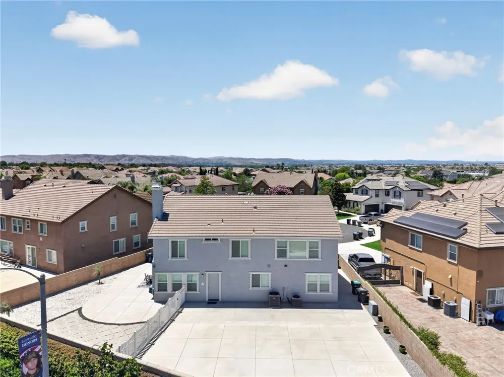 8418 Lourenco Lane Eastvale, CA 92880