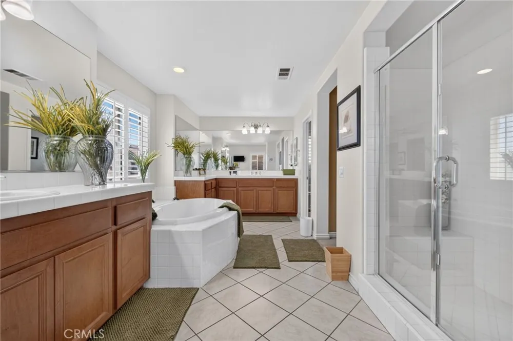 8418 Lourenco Lane Eastvale, CA 92880