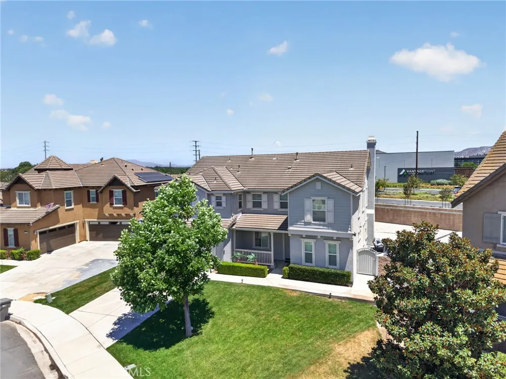 8418 Lourenco Lane Eastvale, CA 92880