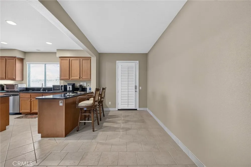 8418 Lourenco Lane Eastvale, CA 92880
