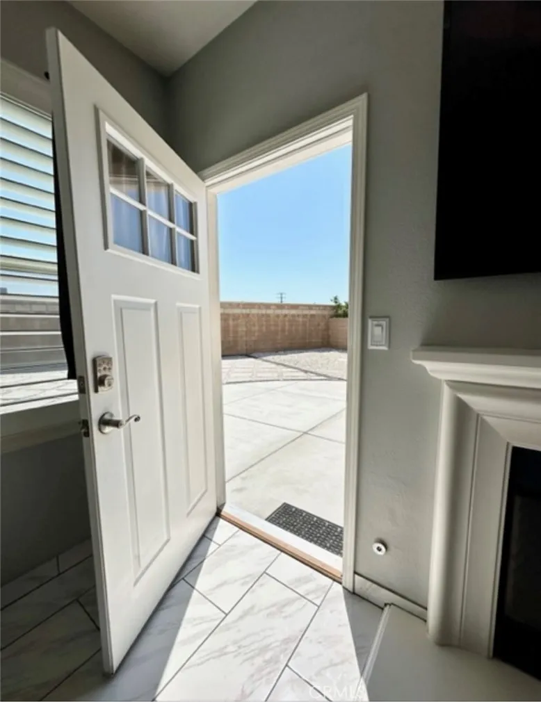 8418 Lourenco Lane Eastvale, CA 92880