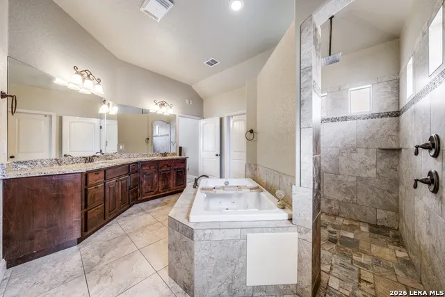 112 S ABREGO XING Floresville, TX 78114