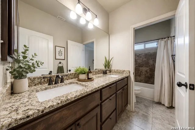 112 S ABREGO XING Floresville, TX 78114