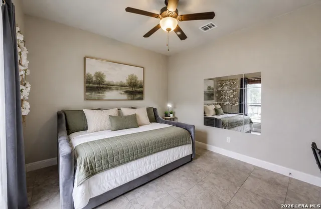 112 S ABREGO XING Floresville, TX 78114