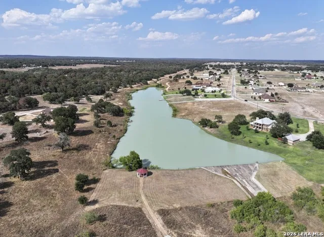 112 S ABREGO XING Floresville, TX 78114