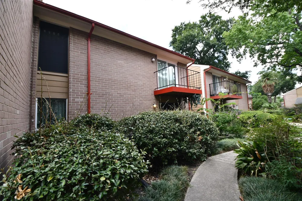12955 Woodforest Boulevard #20 Houston, TX 77015