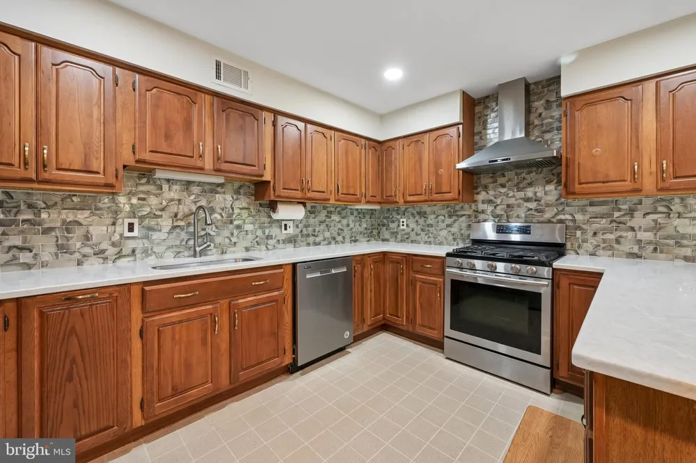 3 DARVEL DRIVE Princeton Junction, NJ 08550