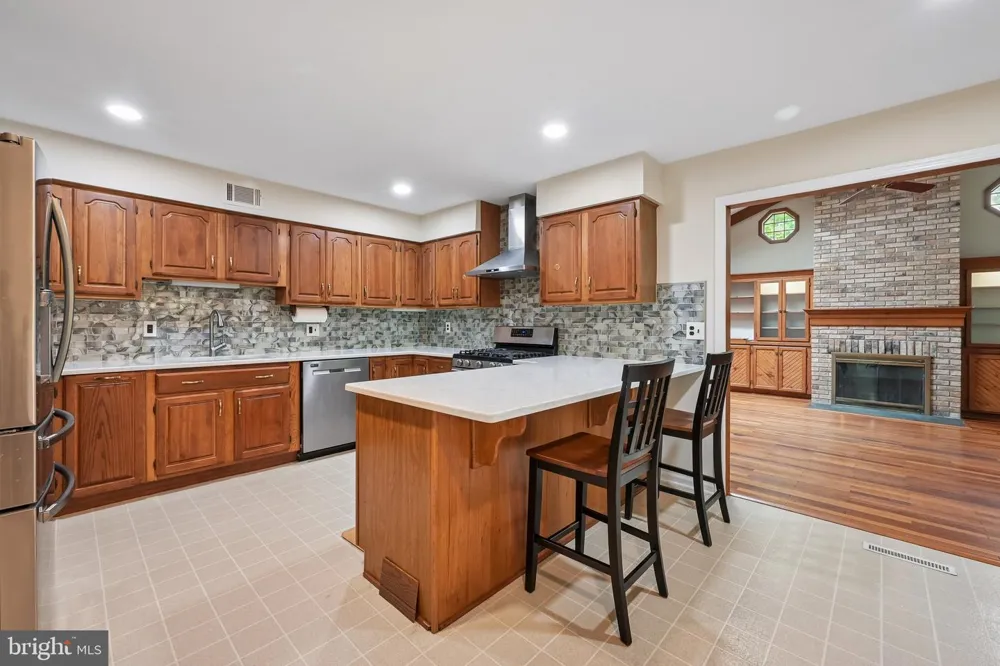 3 DARVEL DRIVE Princeton Junction, NJ 08550