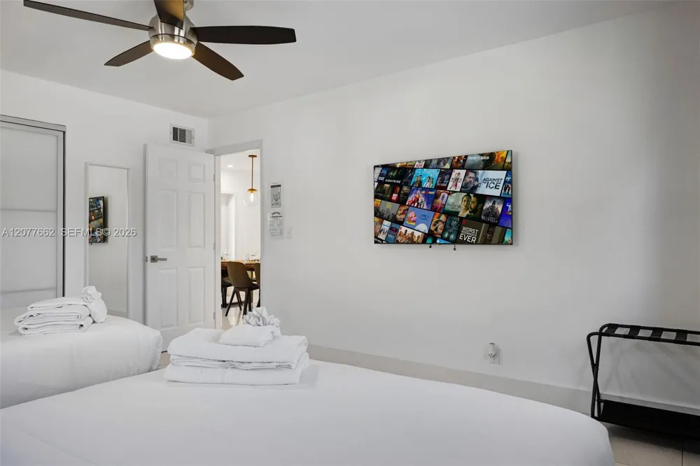 220 NE 10th Ave Hallandale Beach, FL 33009