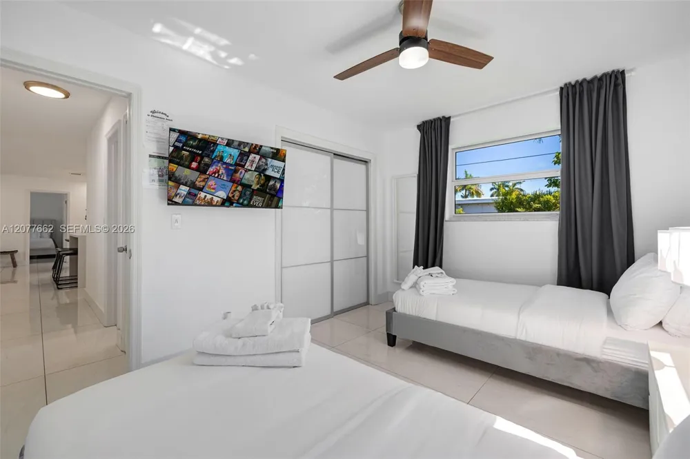220 NE 10th Ave Hallandale Beach, FL 33009
