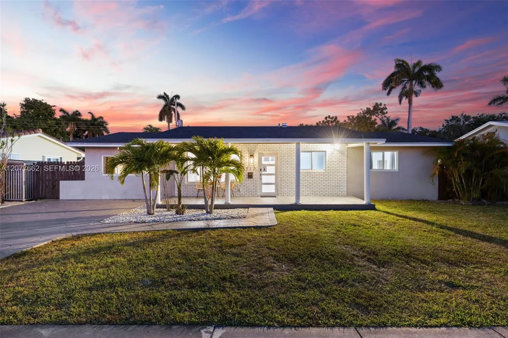 220 NE 10th Ave Hallandale Beach, FL 33009