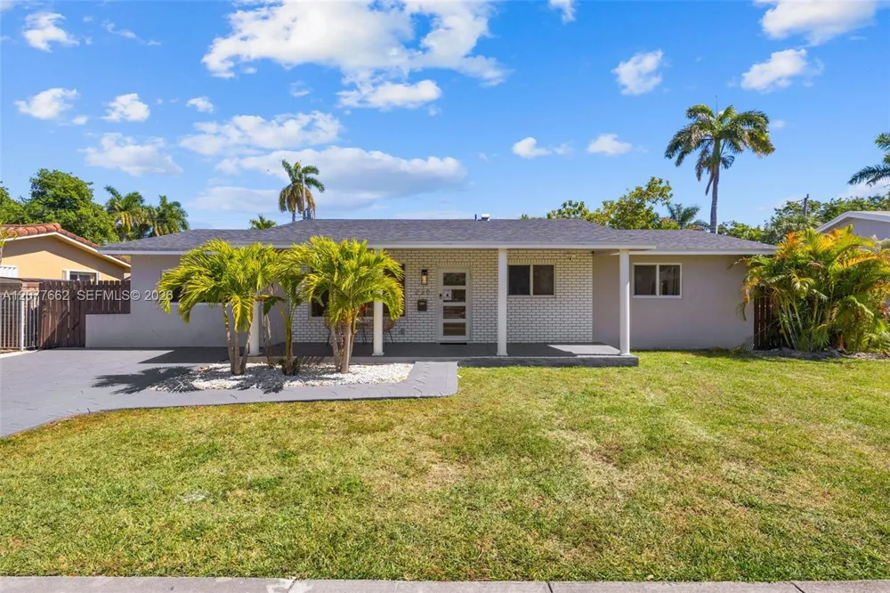 220 NE 10th Ave Hallandale Beach, FL 33009