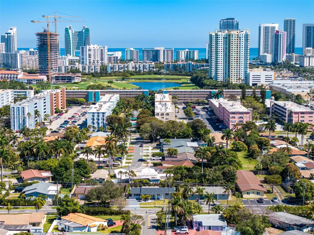 220 NE 10th Ave Hallandale Beach, FL 33009