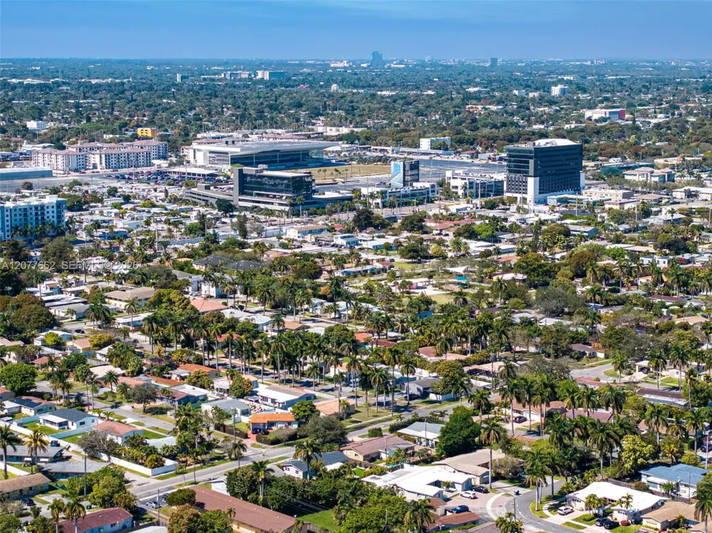 220 NE 10th Ave Hallandale Beach, FL 33009