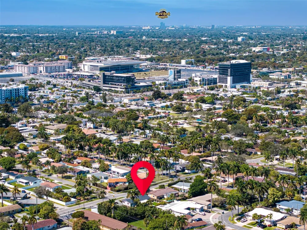 220 NE 10th Ave Hallandale Beach, FL 33009
