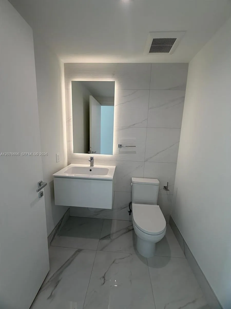 1170 E HALLANDALE BEACH BLVD #607 Hallandale Beach, FL 33009