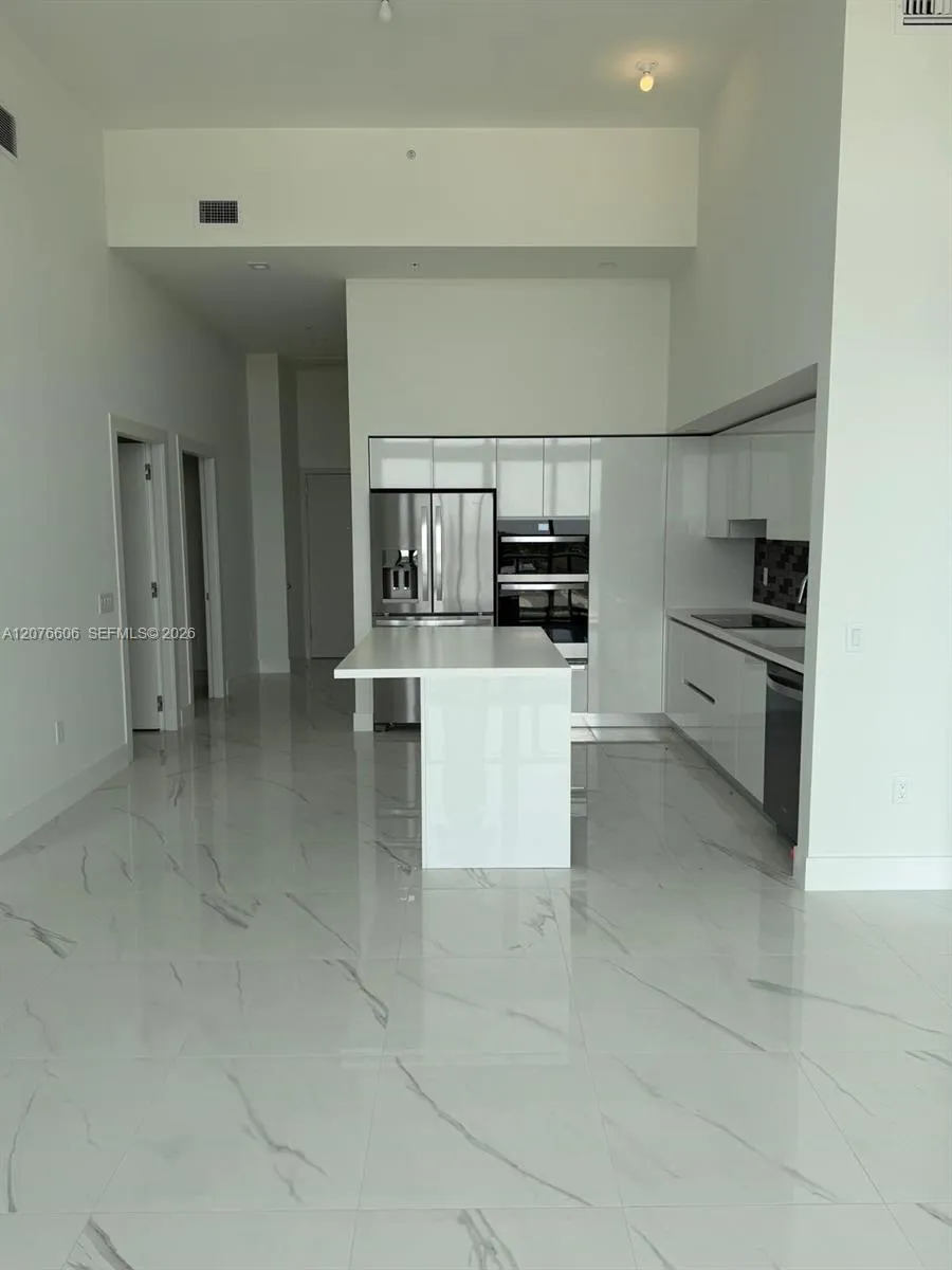 1170 E HALLANDALE BEACH BLVD #607 Hallandale Beach, FL 33009
