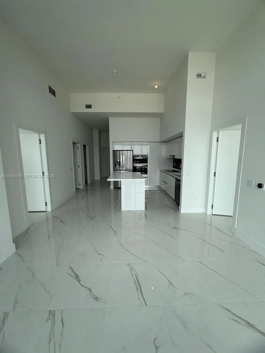 1170 E HALLANDALE BEACH BLVD #607 Hallandale Beach, FL 33009