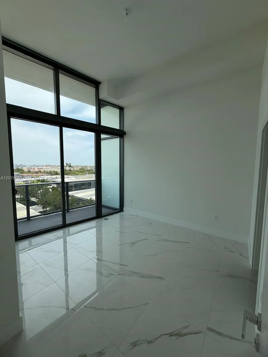 1170 E HALLANDALE BEACH BLVD #607 Hallandale Beach, FL 33009