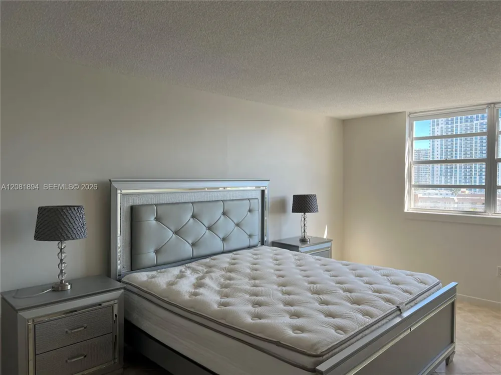 1833 S Ocean Dr #812 Hallandale Beach, FL 33009