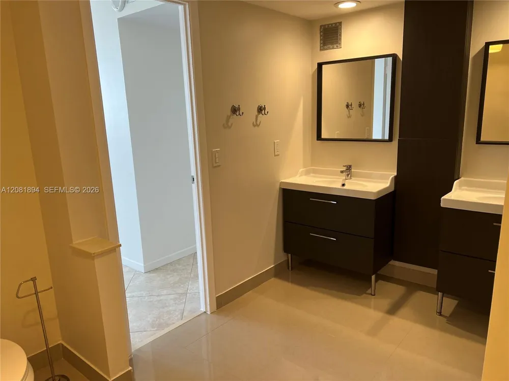 1833 S Ocean Dr #812 Hallandale Beach, FL 33009