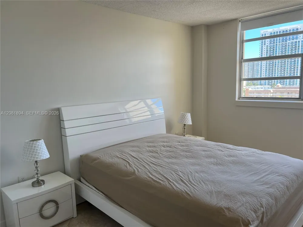1833 S Ocean Dr #812 Hallandale Beach, FL 33009