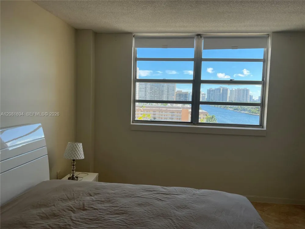 1833 S Ocean Dr #812 Hallandale Beach, FL 33009