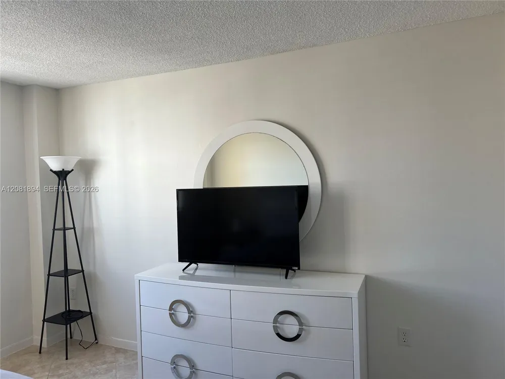1833 S Ocean Dr #812 Hallandale Beach, FL 33009