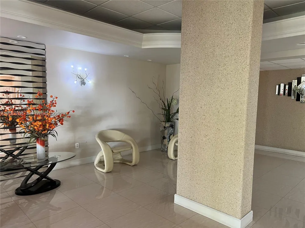 1833 S Ocean Dr #812 Hallandale Beach, FL 33009