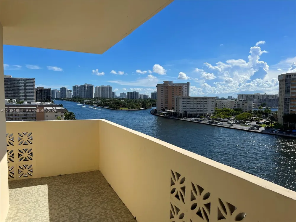 1833 S Ocean Dr #812 Hallandale Beach, FL 33009